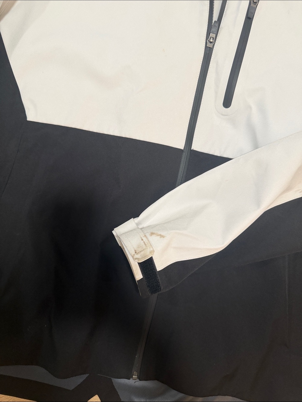 Men's Two-Tone Hooded Rain Jacket - White & Black - Picture 8 of 8